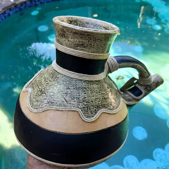 Handmade ANXI Chilean Leather and Rattan Wrapped Ceramic Art Pottery Jug - Picture 6 of 12